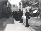 Kerb merchant selling jewellery, collar studs etc on High Street, Bull Ring, 1900.jpg