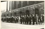 First World War recruits lined up in front of the Town Hall 1914.jpg