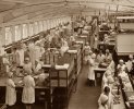 bournville Packing chocolates, 1926..jpg