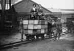 workers at kynochs 1918.2.jpg