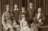 RAY FAMILY ABOUT 1915.jpg