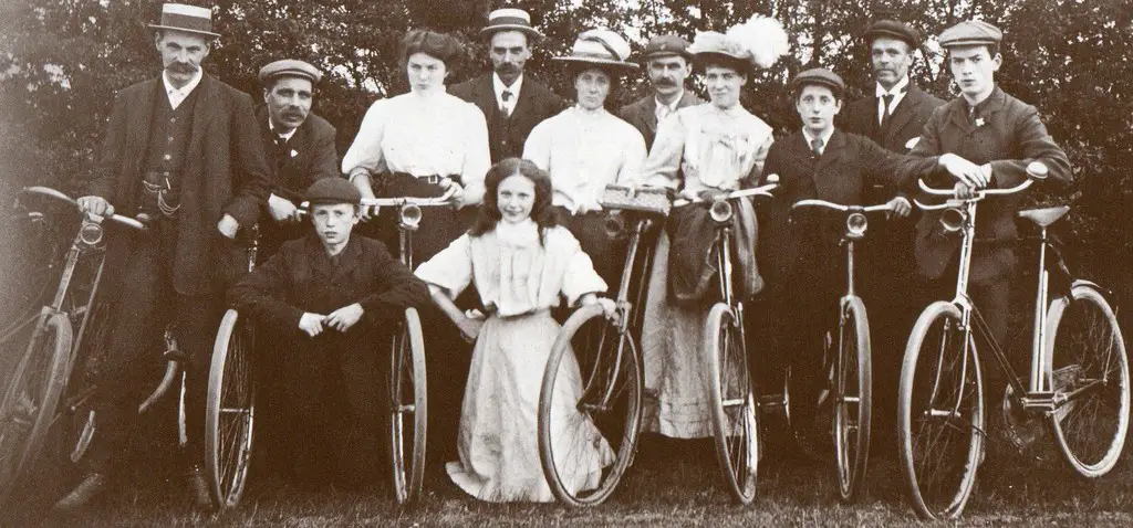 aston_villa_methodist_cycling_club___1910.jpg