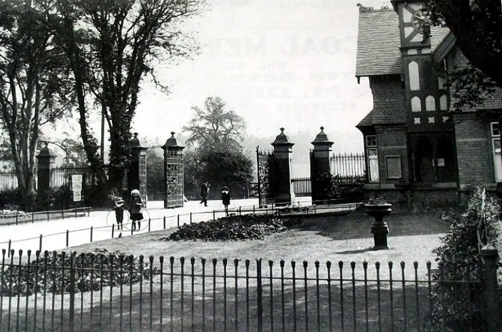 A_few_photos_of_Hamstead_Rd_Handsworth_through_the_years_from_the_1930_s_to_the_1970_s3~0.jpg
