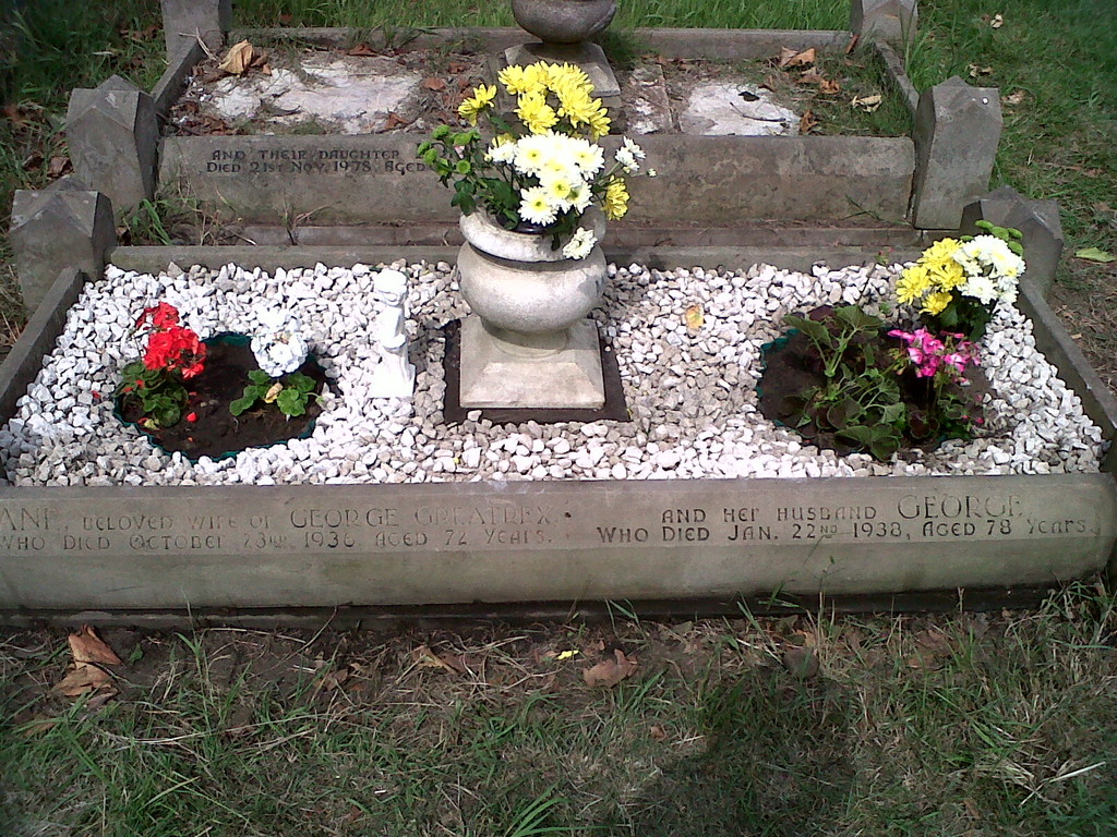 George___Jane_Greatrex_grave_after_clean_up.jpg