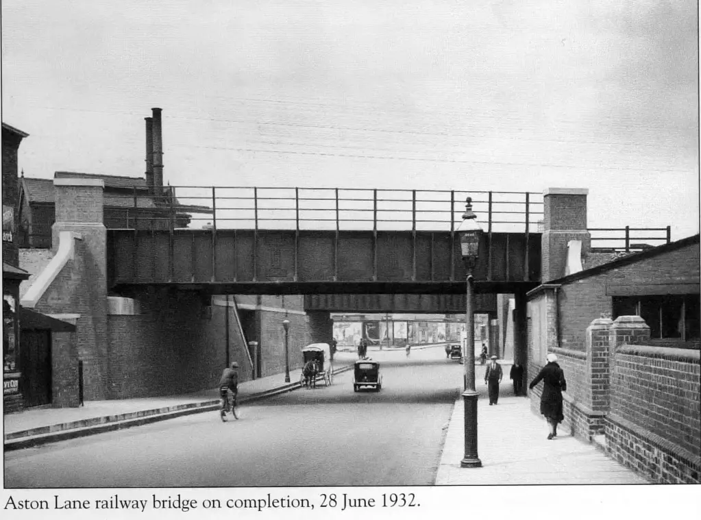 Image9_Aston_Lane_Bridge_2_1932.jpg