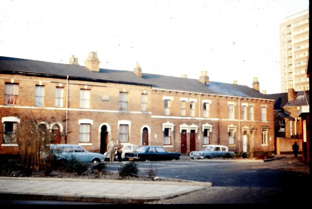 13A__St_vincent_St_between_wood_St_and_Ladywoodl_road.jpg