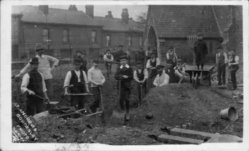 Volunteers_at_St__Andrews_Church__1910.jpg