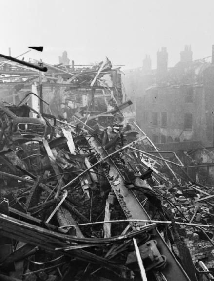 carpenter_arms_corner_george_st___hospital_st_after_bombing.jpg