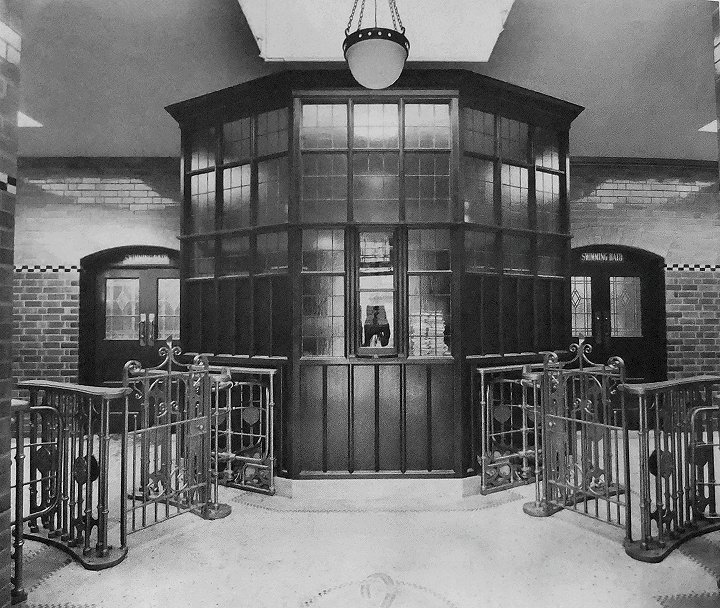 Erdington_Swimming_Baths_Entrance_circa_1955.jpg