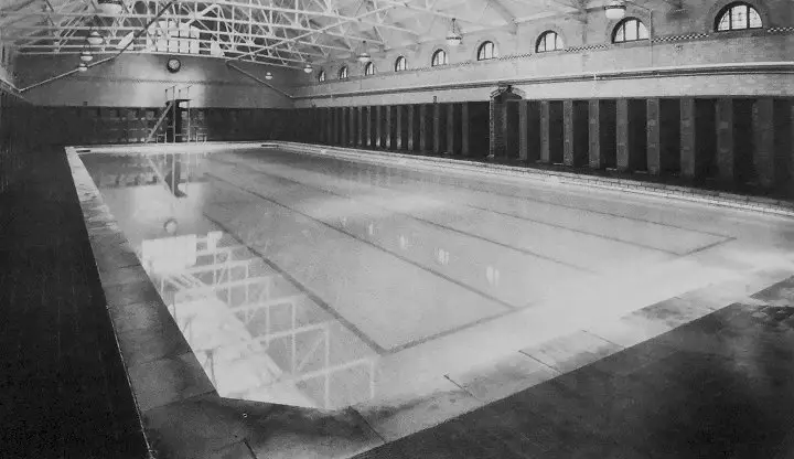Erdington_Swimming_Baths_Pool_circa_1955.jpg