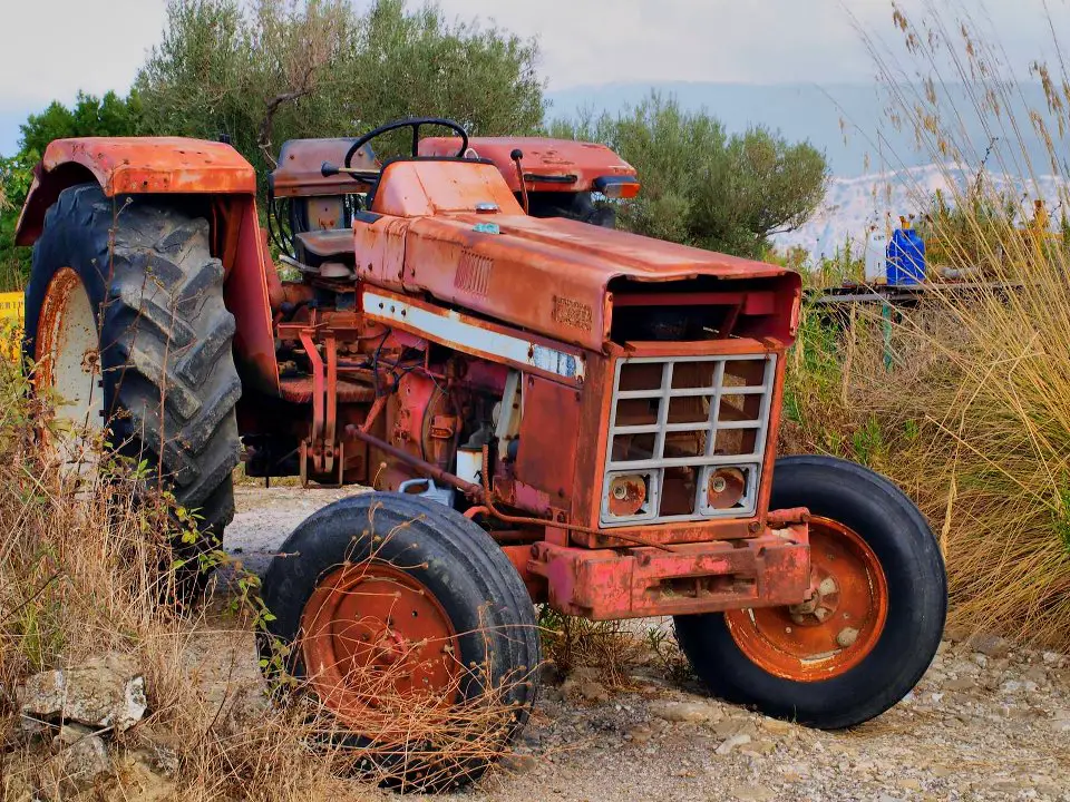 Aging_Tractor.jpg