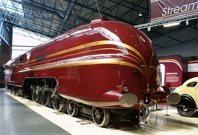 Duchess_of_Hamilton_at_the_National_Railway_Museum2C_York.jpg