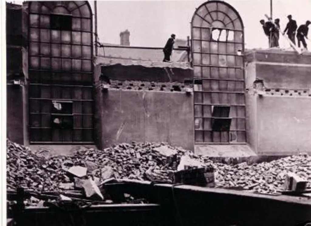 Demolition_of_Christchuch_Birmingham.jpg