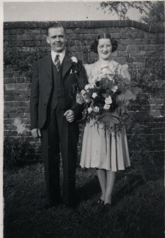 Mom_and_Dad_1940.jpg