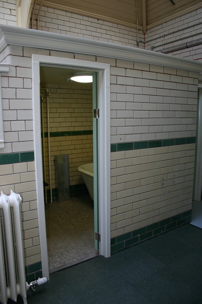 Bath_cubicle_.jpg